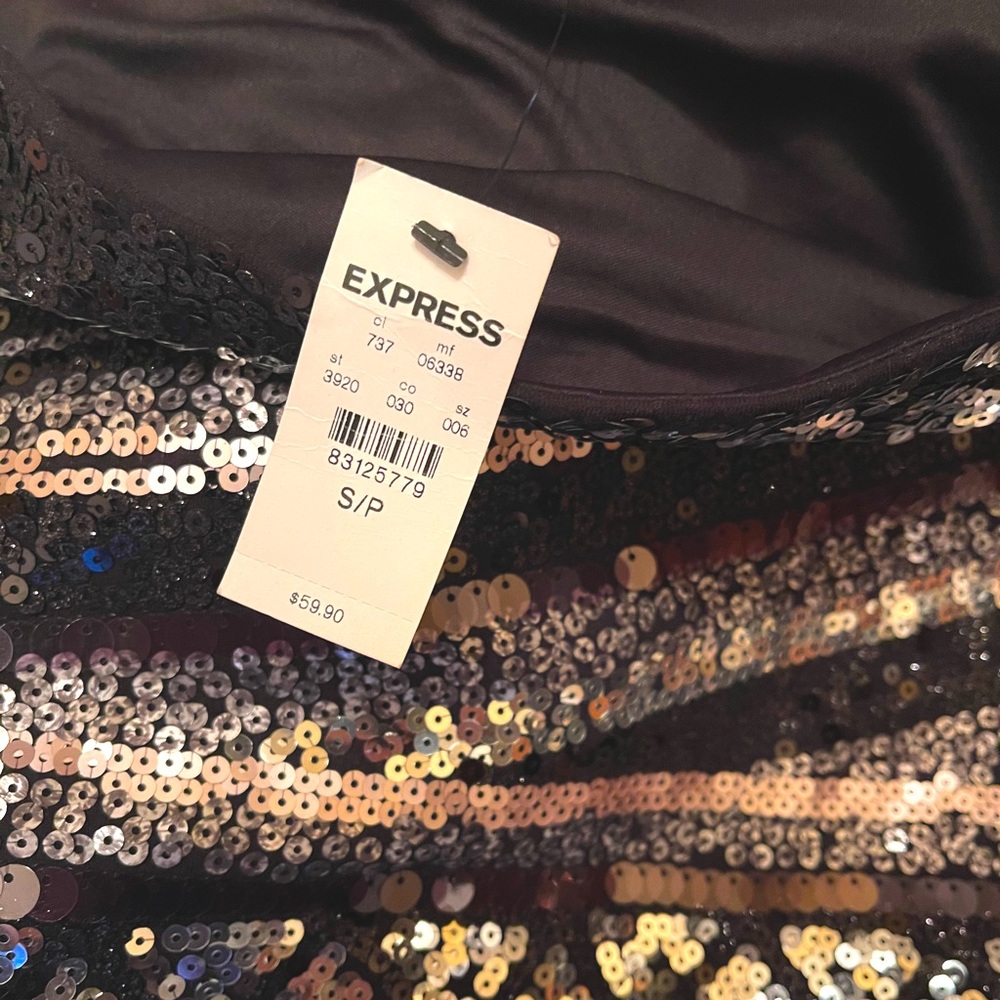 NWT SEQUIN SKIRT✨ - Picture 3 of 3